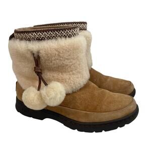 UGG Women's Brie Chestnut Fur Cuff Shearling Pom Pom Winter Boots Size 7